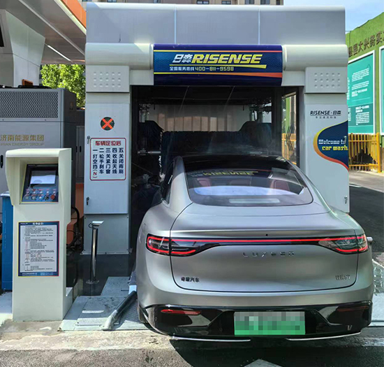 山东单位安装日森隧道式自动洗车机